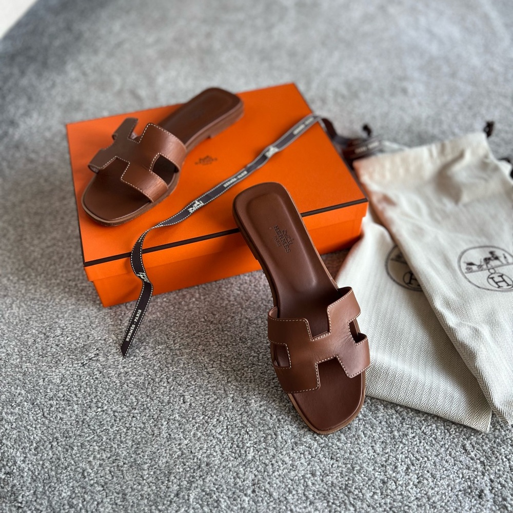 Hermes Oran sandals in gold size 37 -  preloved condition.